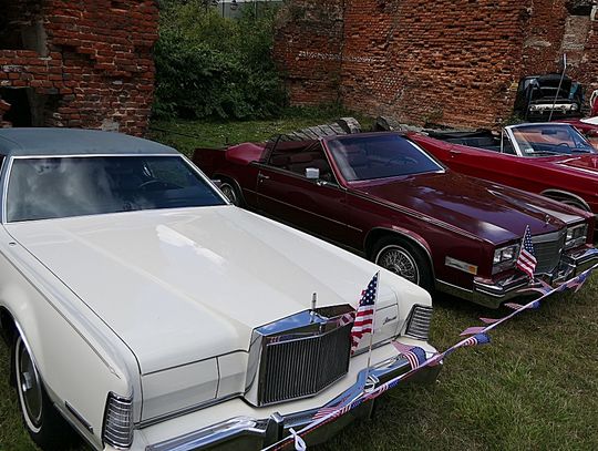 American Cars in the Elbląg's Old Town