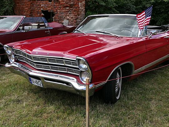 American Cars in the Elbląg's Old Town