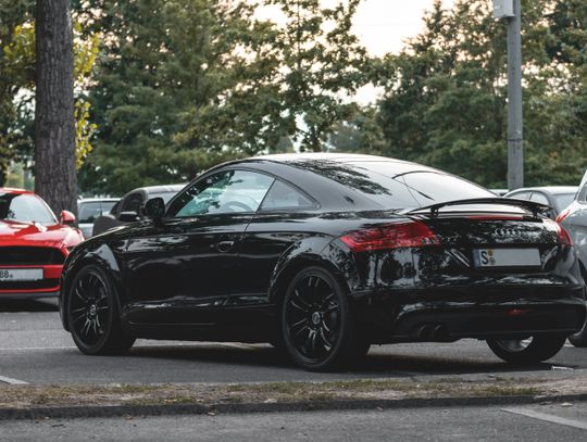 black bmw m 3 coupe on road during daytime